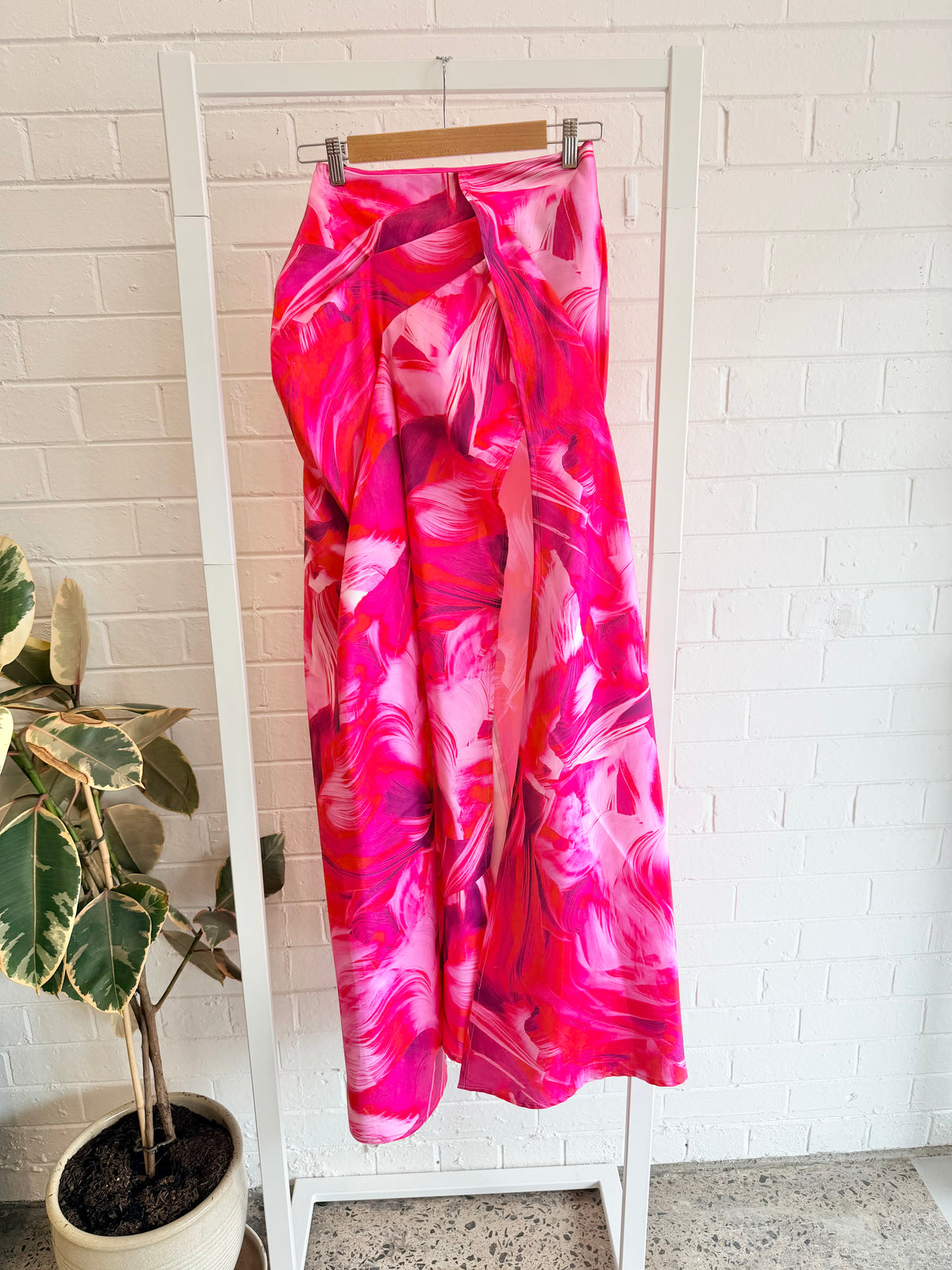 Eliya The Label Zabana Capri Maxi Skirt in Pink - Size 8