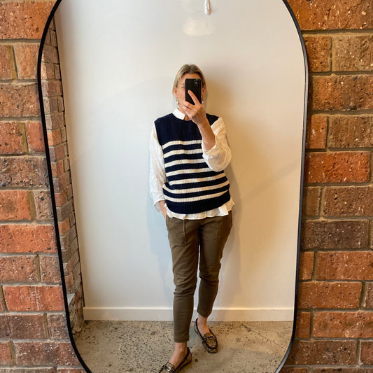 Le Stripe Cashmere Knit Vest in navy Stripe - Size 2 (12)