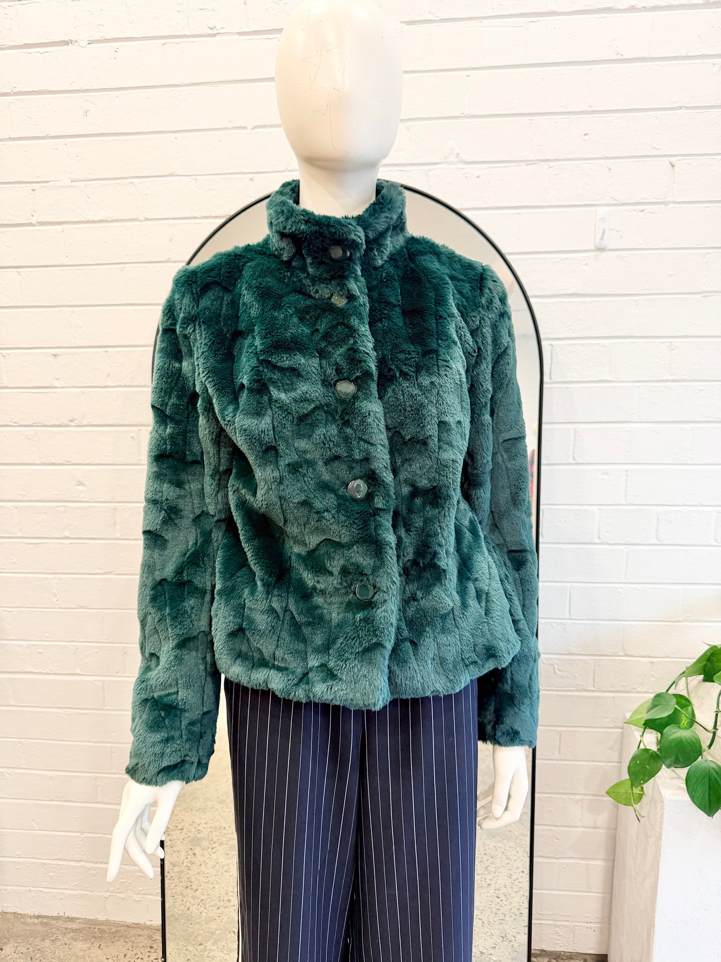 Review Dark Emerald Sovereign Faux Fur Jacket - Size 10