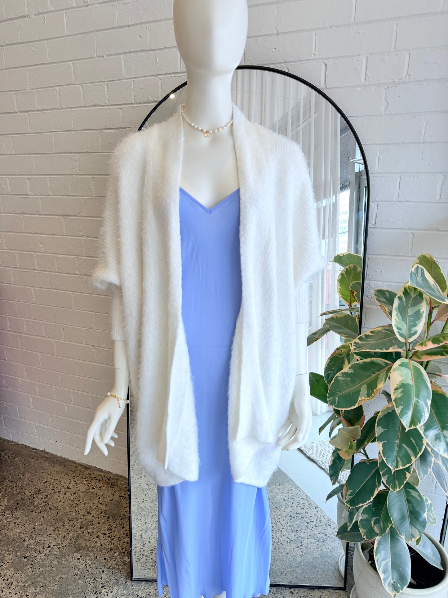 Zulu & Zephyr "Into My Arms" Ivory Knit Cardigan - Size 10