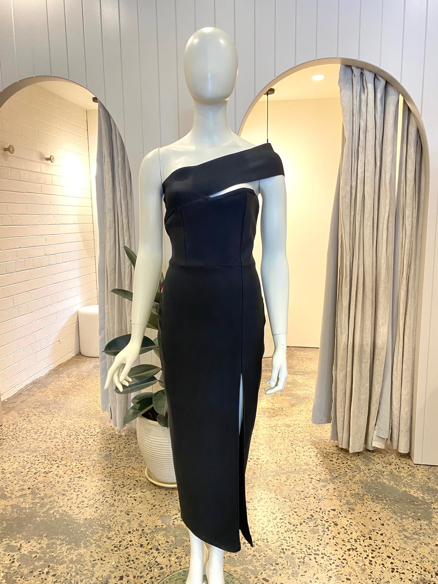 ELLIATT 'Soroa' Dress in Black - Size 10