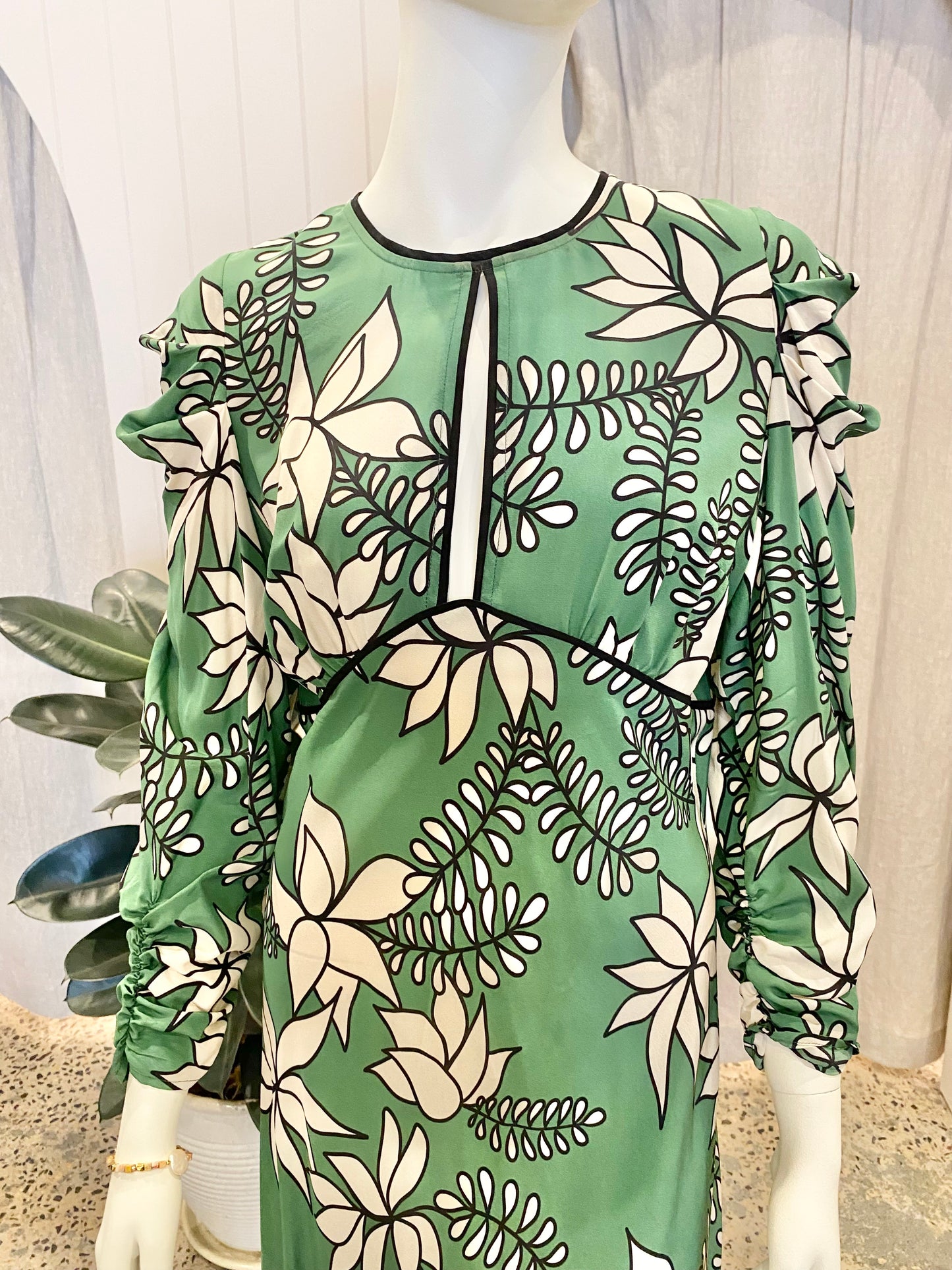 Husk Silk Dress in Green/White Leaf Print- Size 12