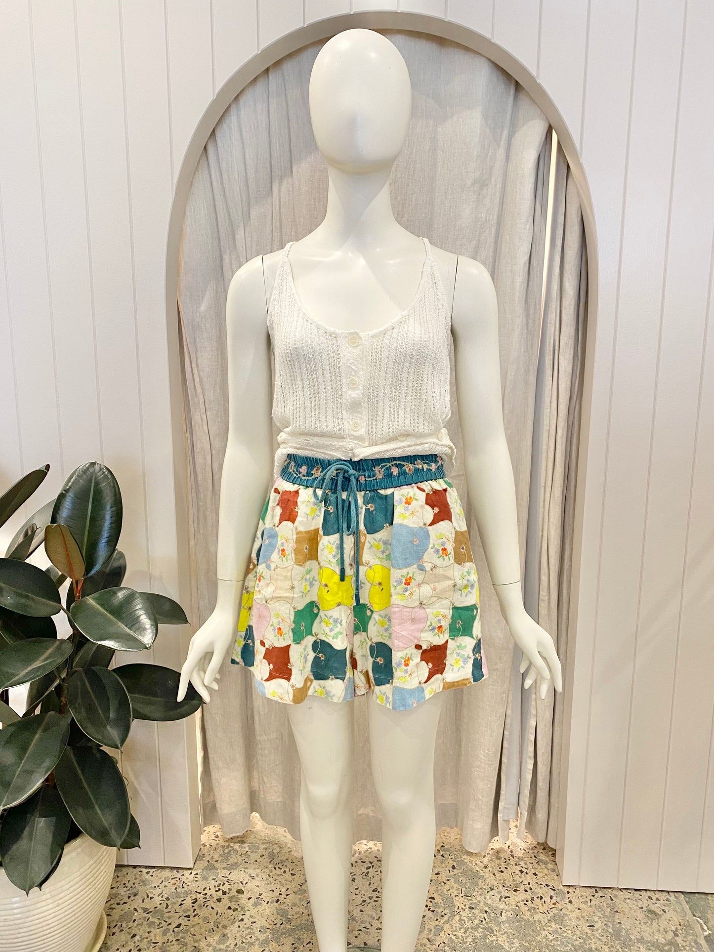 Alemais Everly Short - Size 8