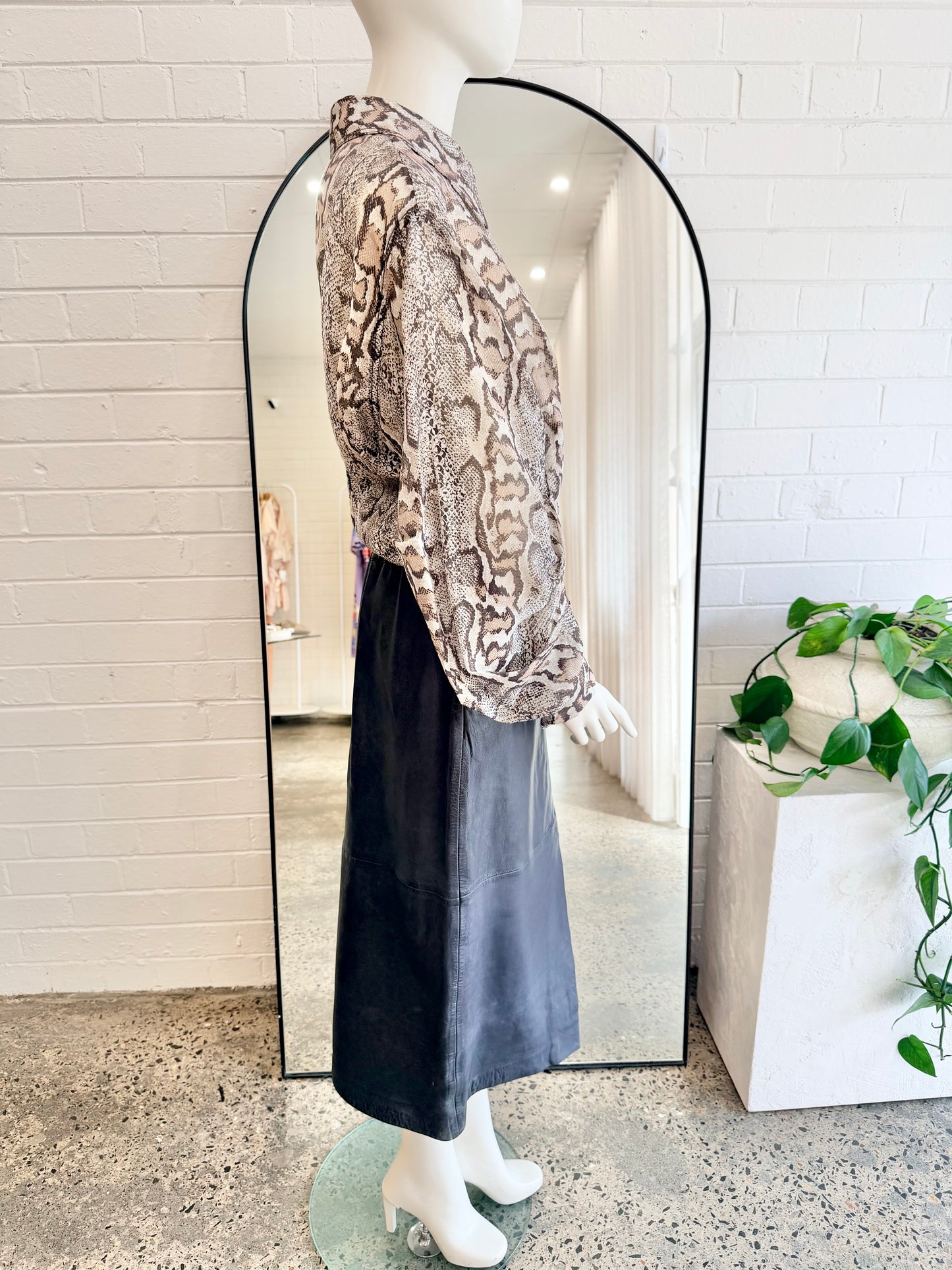BINNY Leather Midi Skirt in Navy - Size 10 - Pre-Loved Geelong