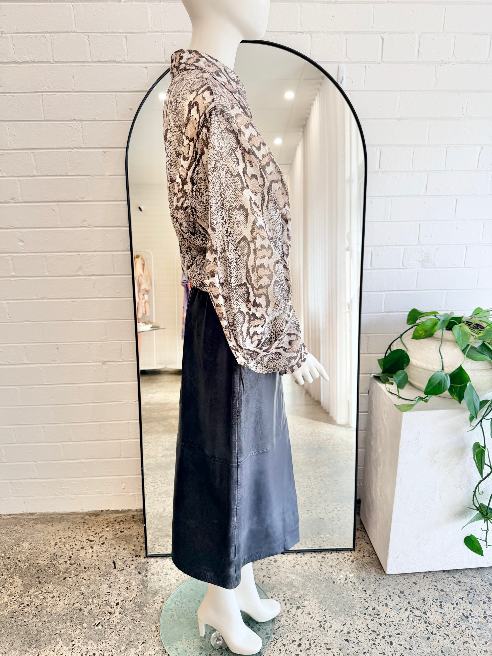BINNY Leather Midi Skirt in Navy - Size 10 - Pre-Loved Geelong