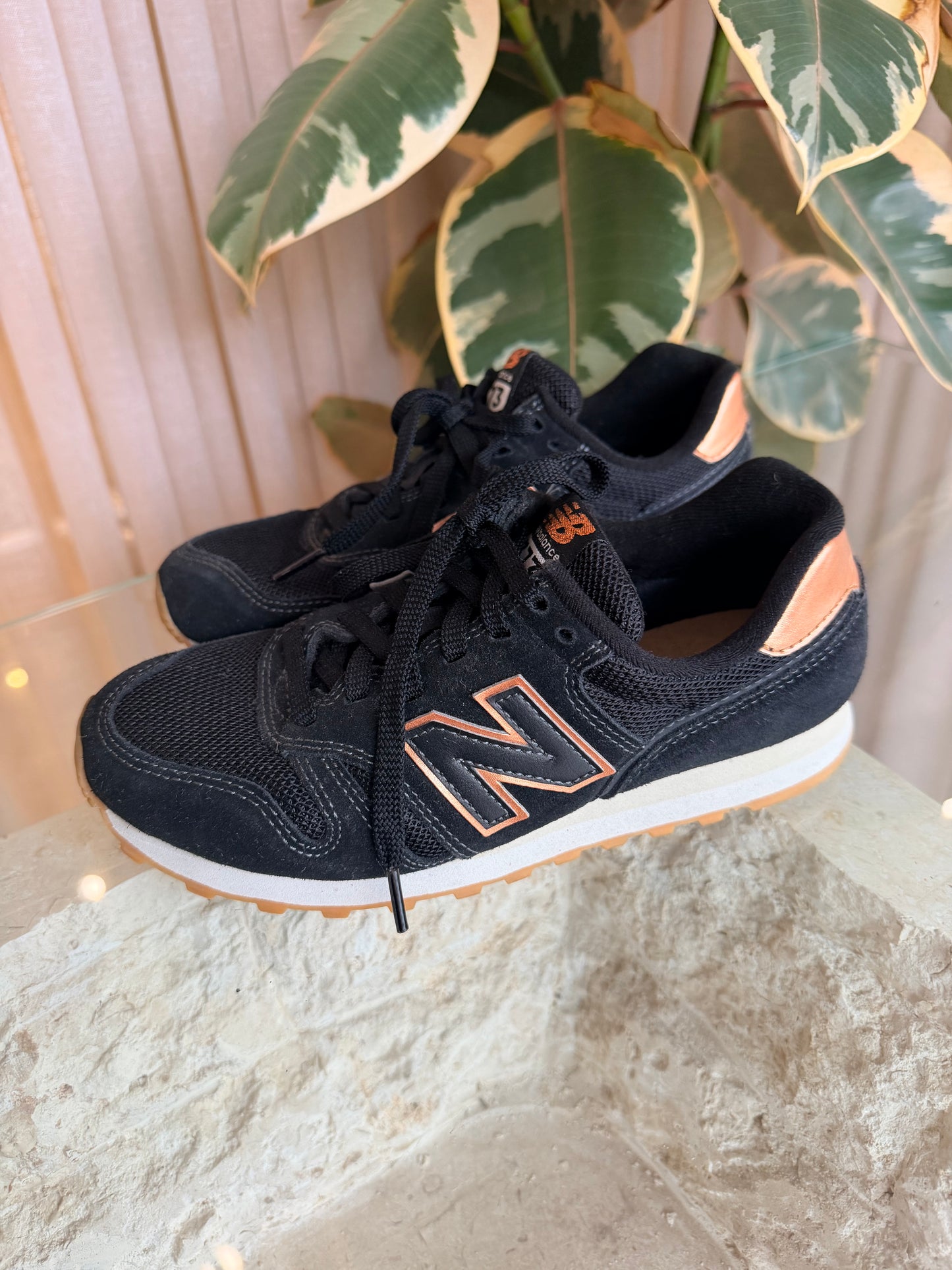 New Balance Navy 373 Sneaker - Size 6