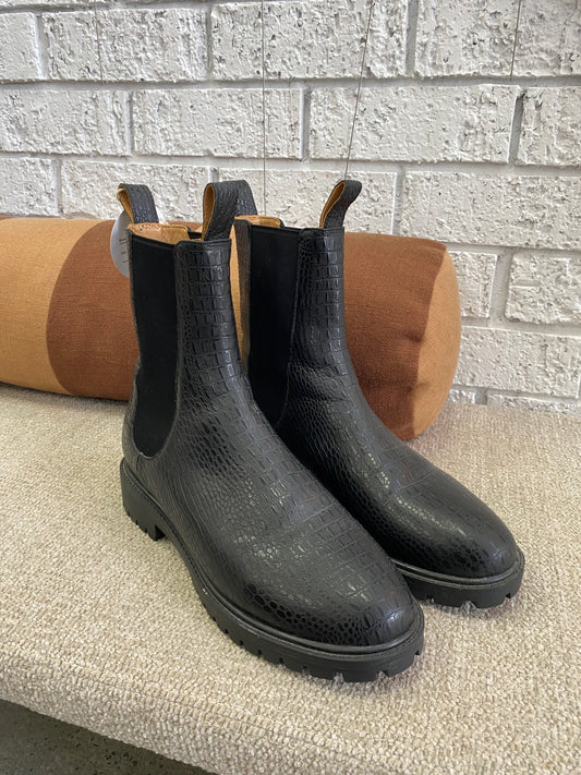 Bared Potoo Combat Boots in Black - Size 42
