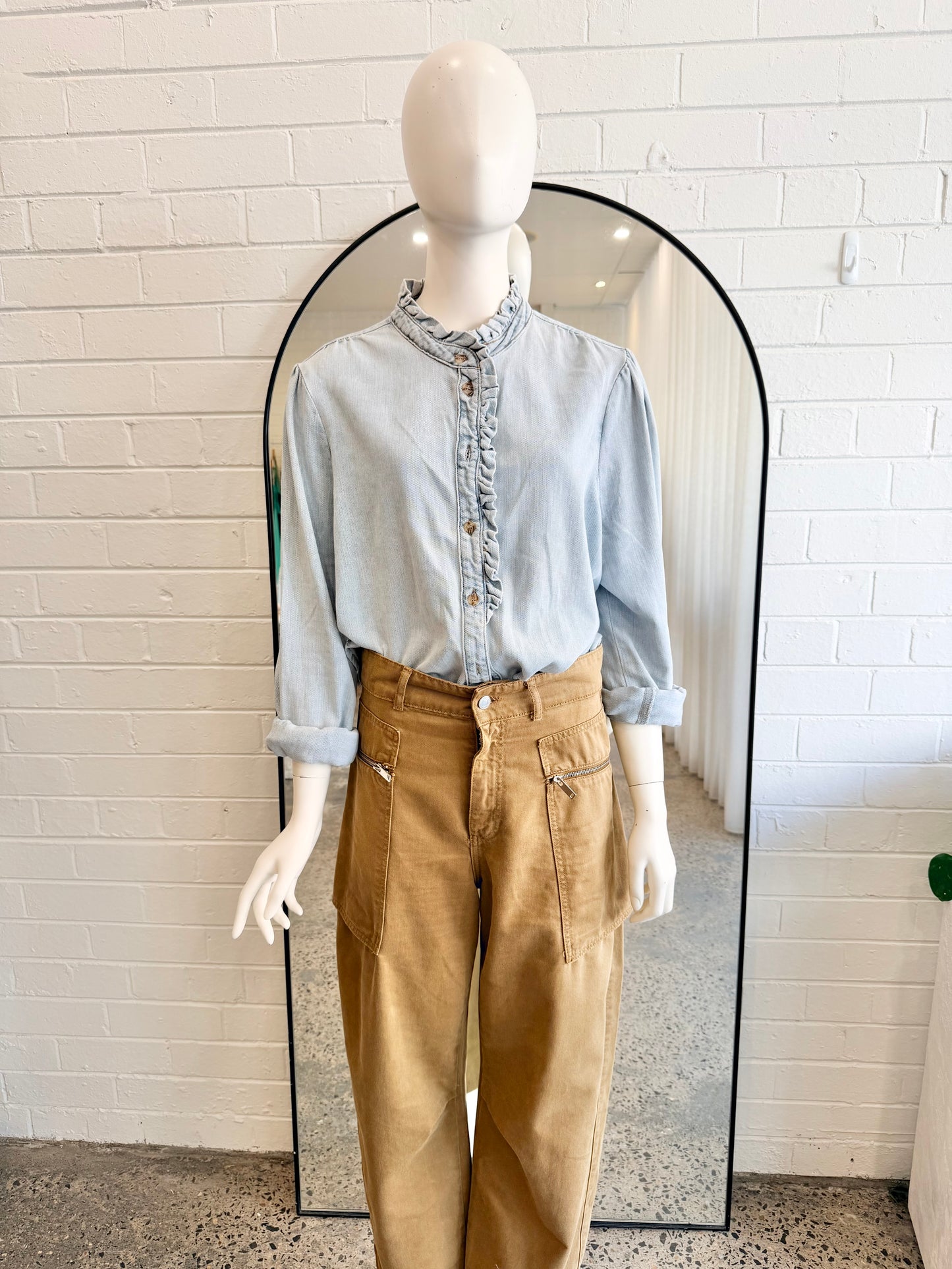 Kireina 'Yolanda' Ruffle Denim Shirt - Size L (12)