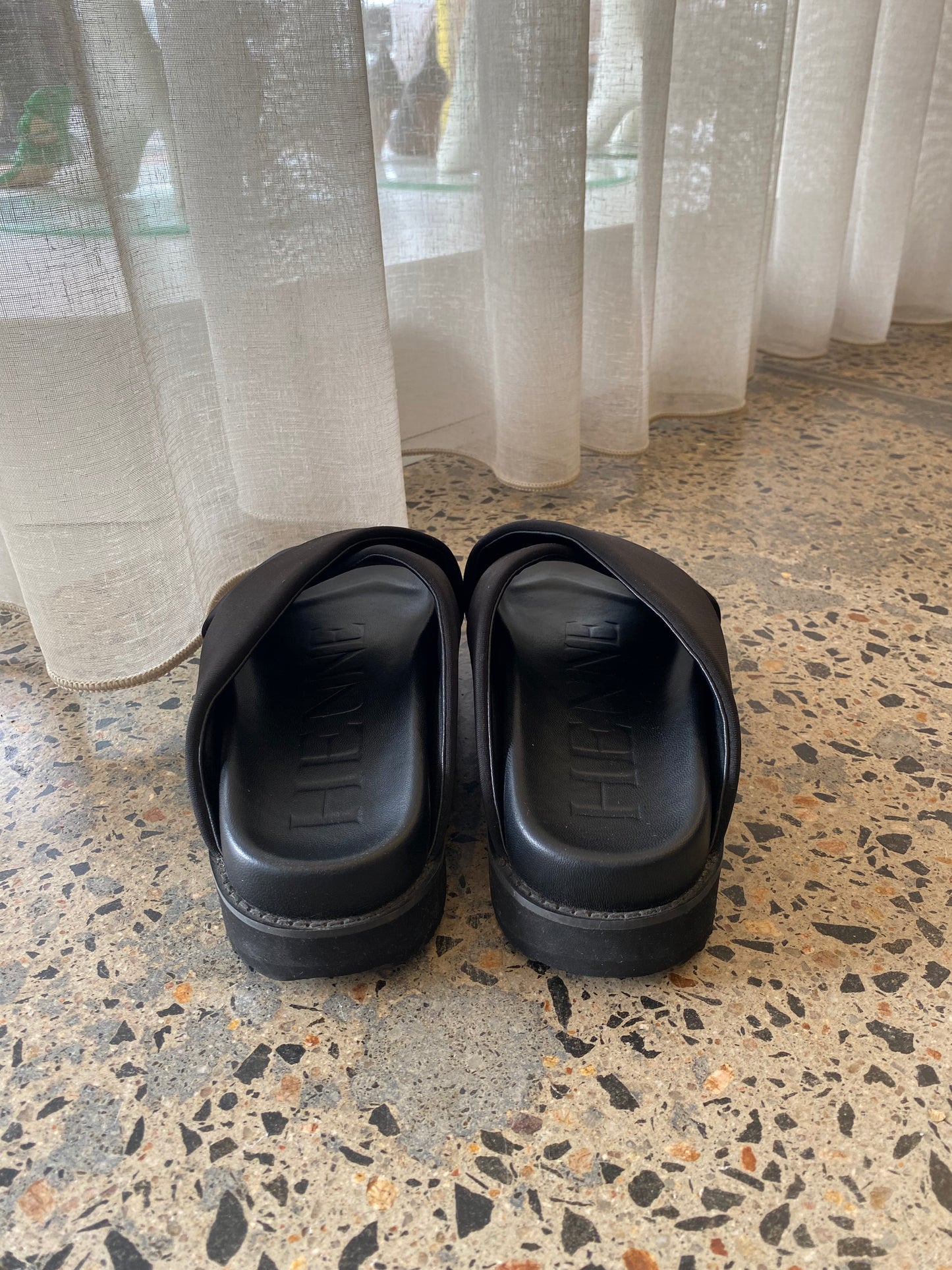 Henne Cross Over Slides - Size 39