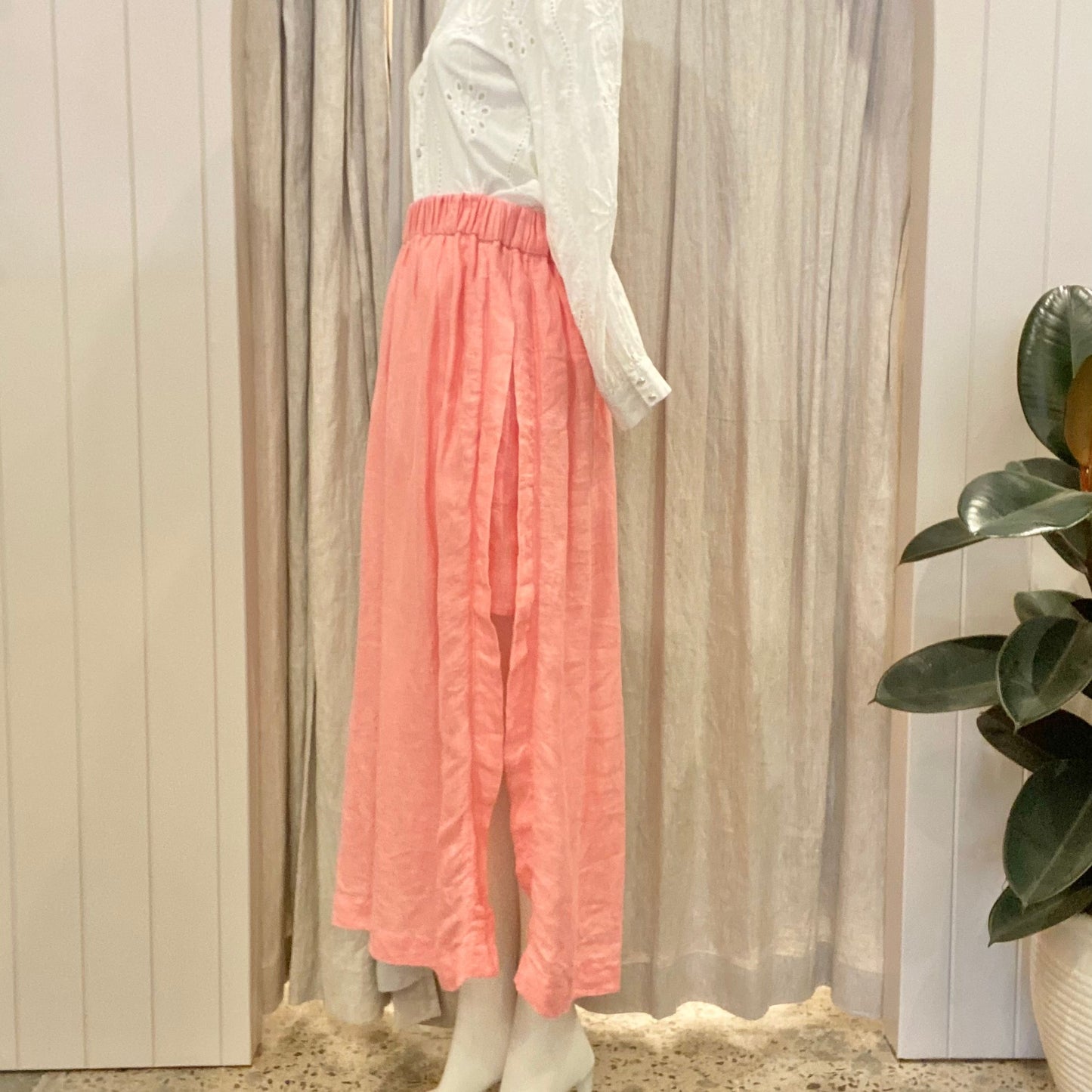 Country Road Linen Skirt in Pink - Size 10