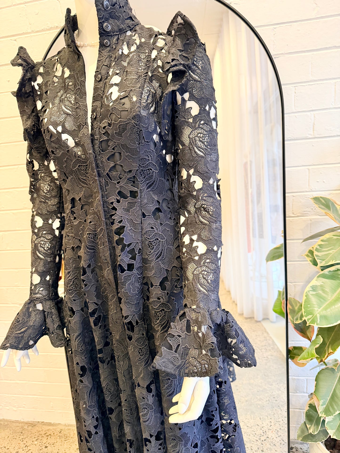 Leo Lin 'Aliyah' Butterfly Sleeve Lace Dress - Size 8