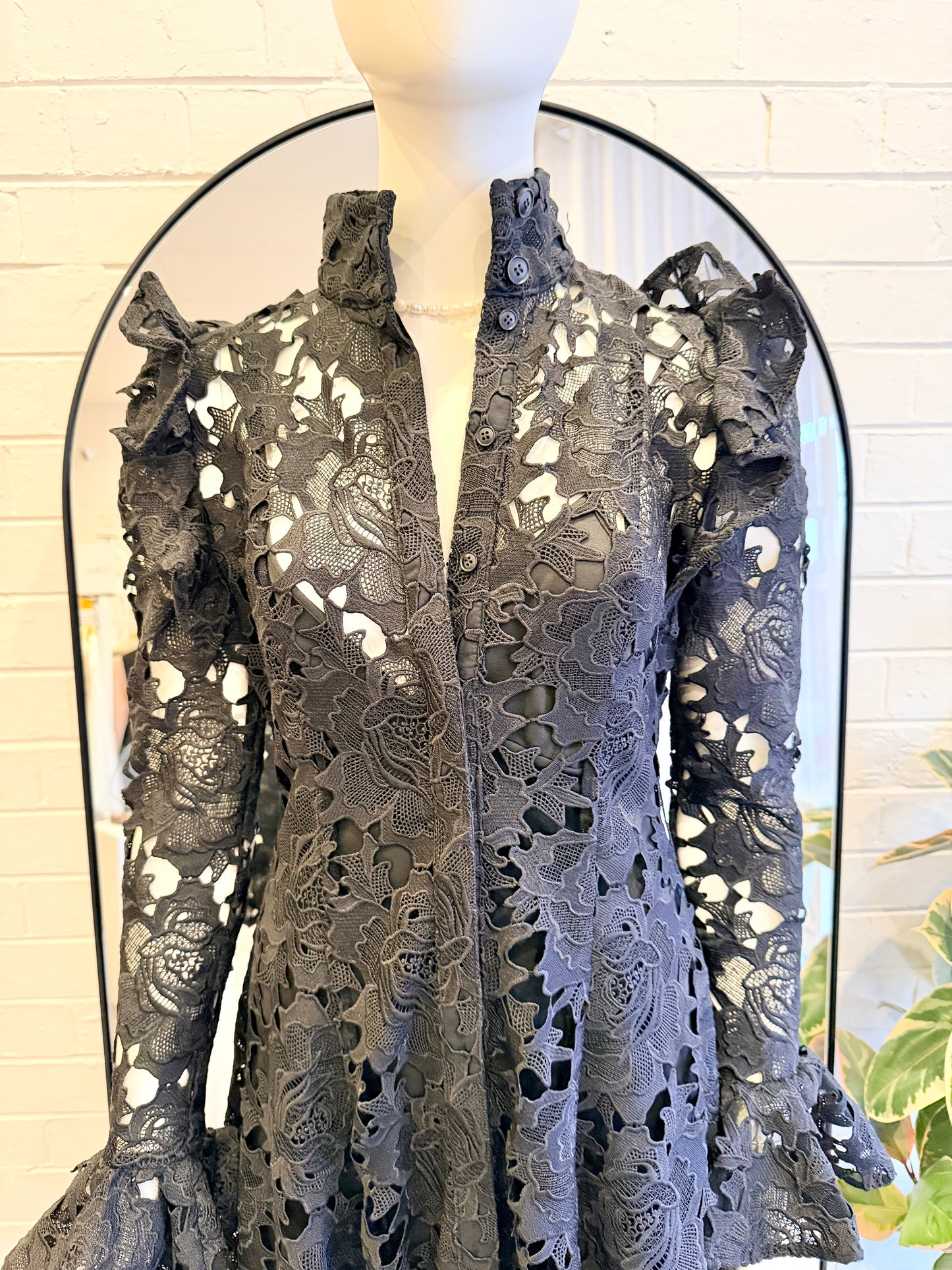Leo Lin 'Aliyah' Butterfly Sleeve Lace Dress - Size 8