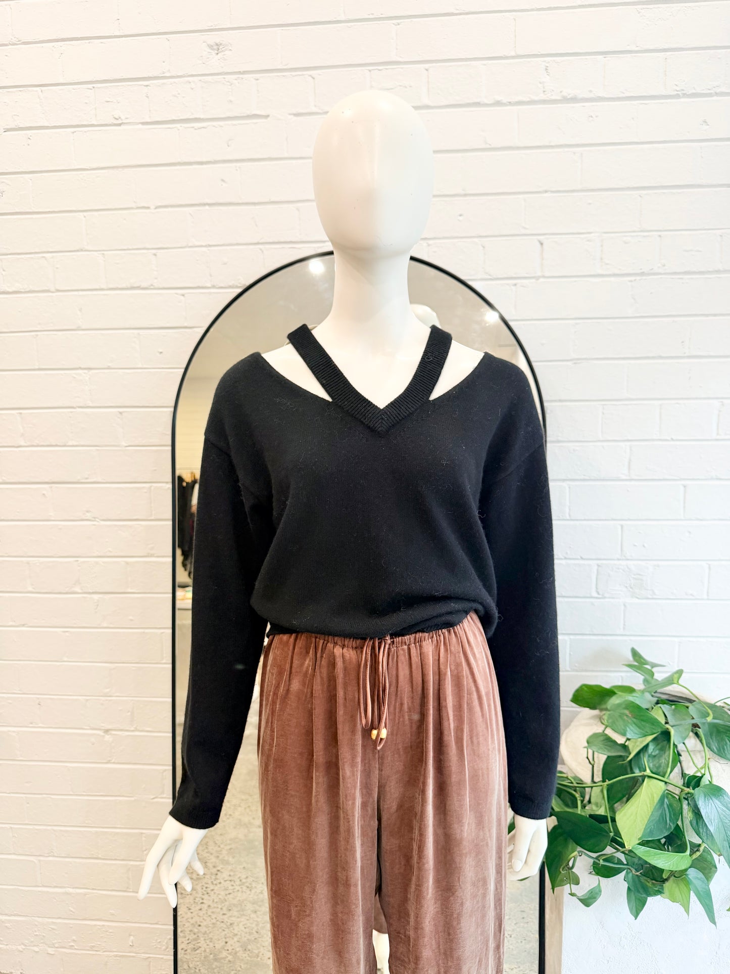 Country Road Black Cut Out Rib Knit - Size XXS