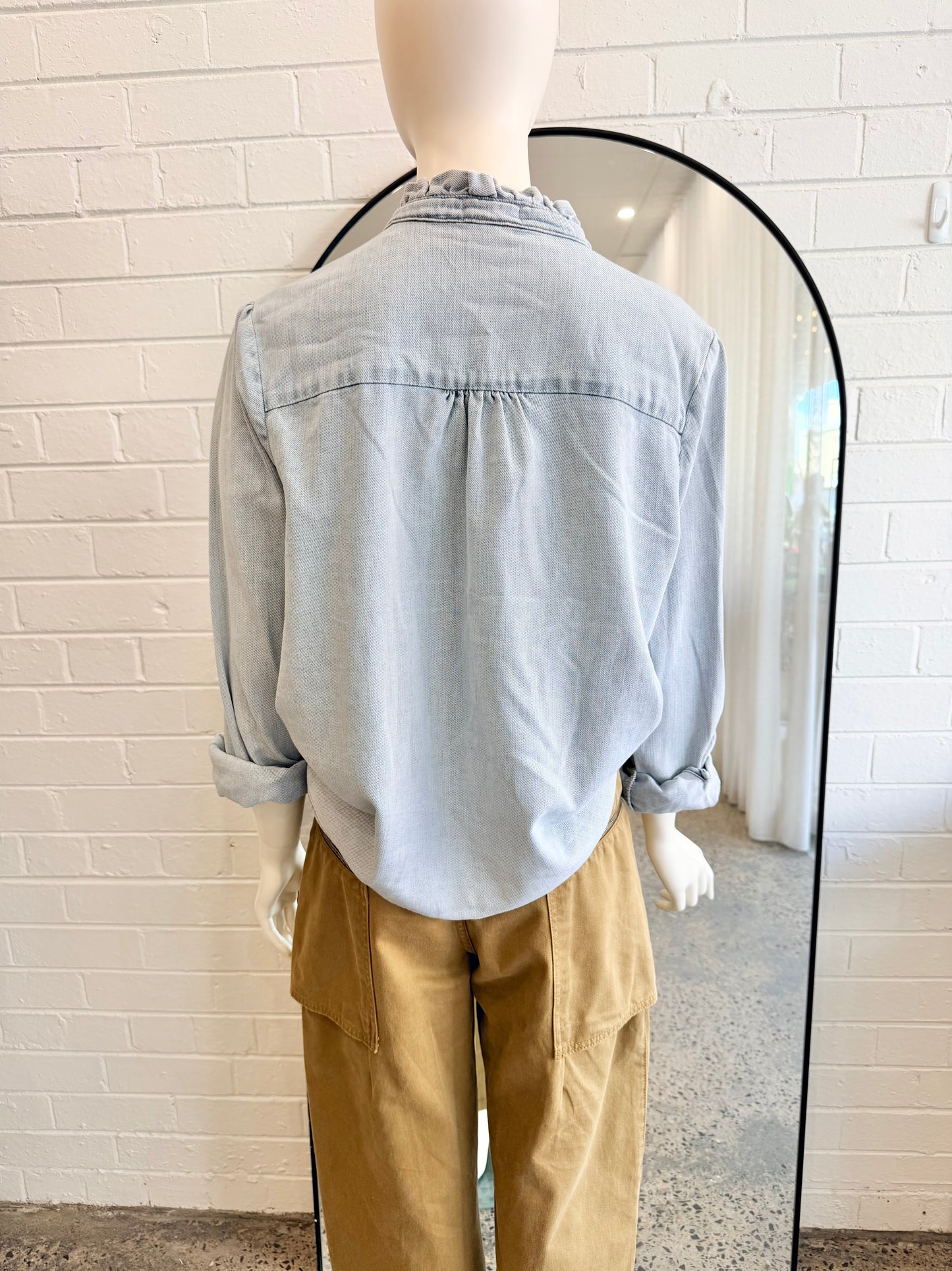 Kireina 'Yolanda' Ruffle Denim Shirt - Size L (12)