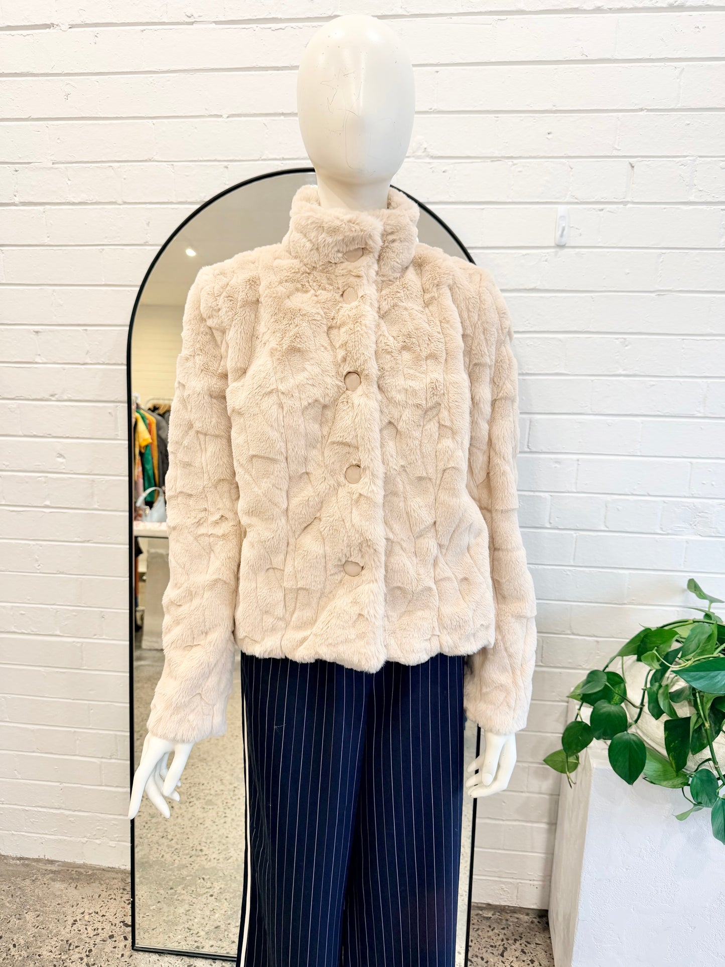 Review Oatmeal Sovereign Faux Fur Jacket - Size 10