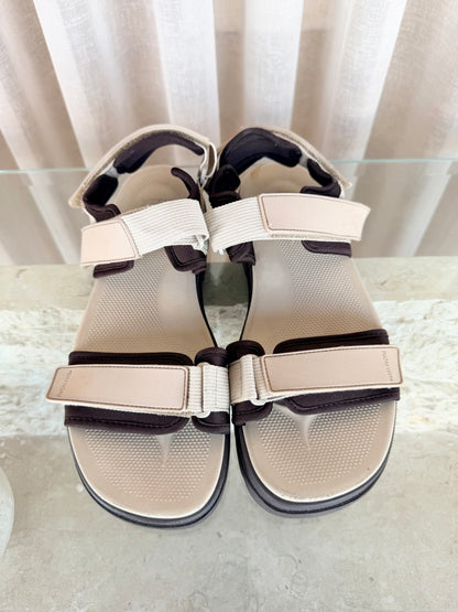 Merry People Lochie Sandal - Size 40