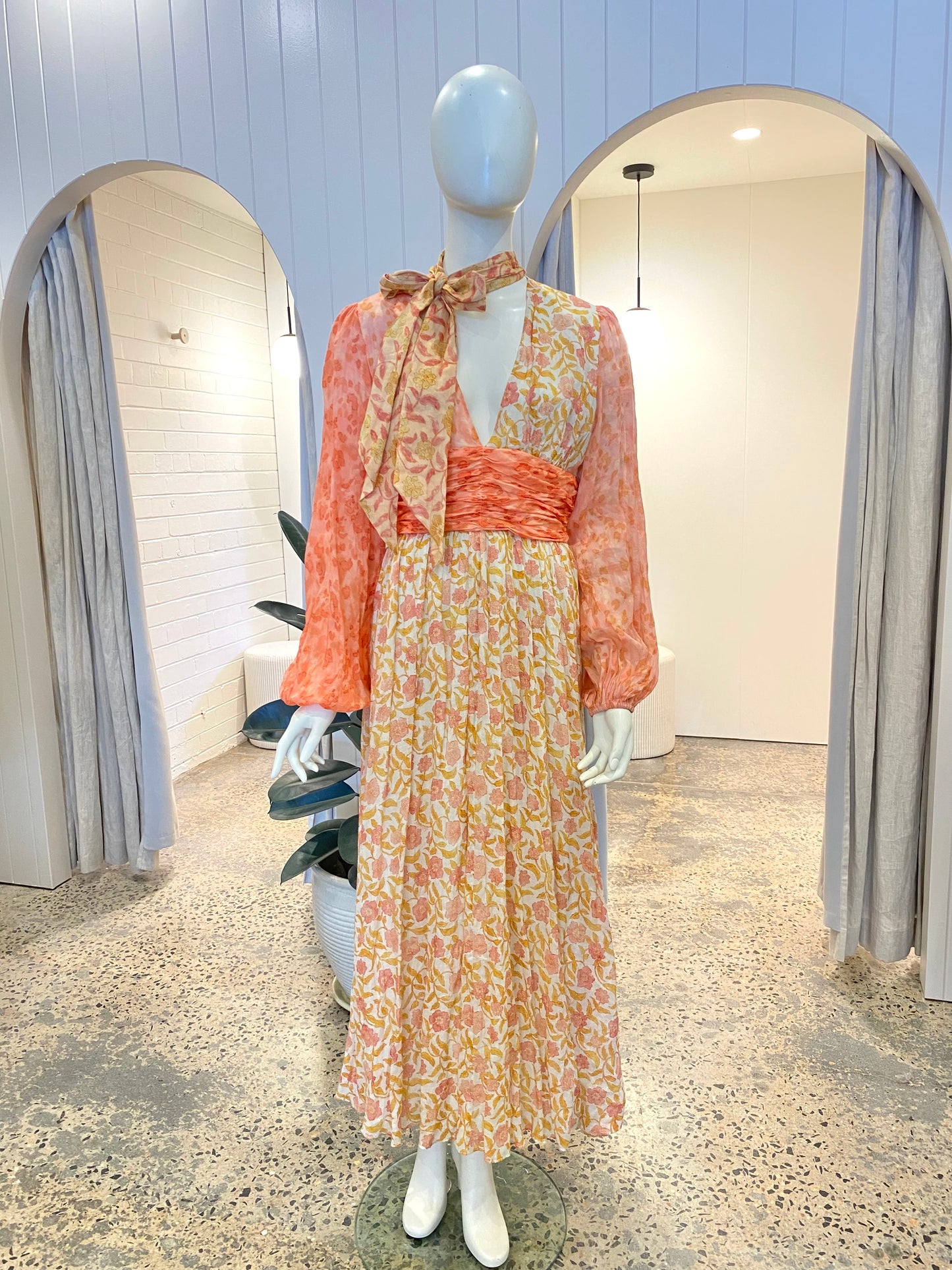 Kate Ford the Argos Neck Tie Gown - Size 2 (10)