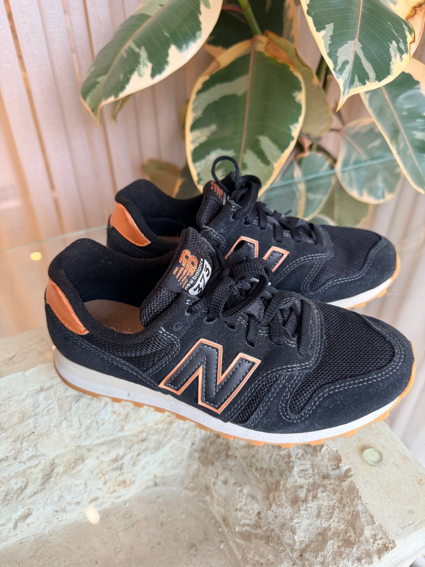 New Balance Navy 373 Sneaker - Size 6