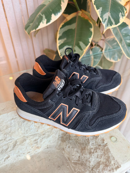 New Balance Navy 373 Sneaker - Size 6