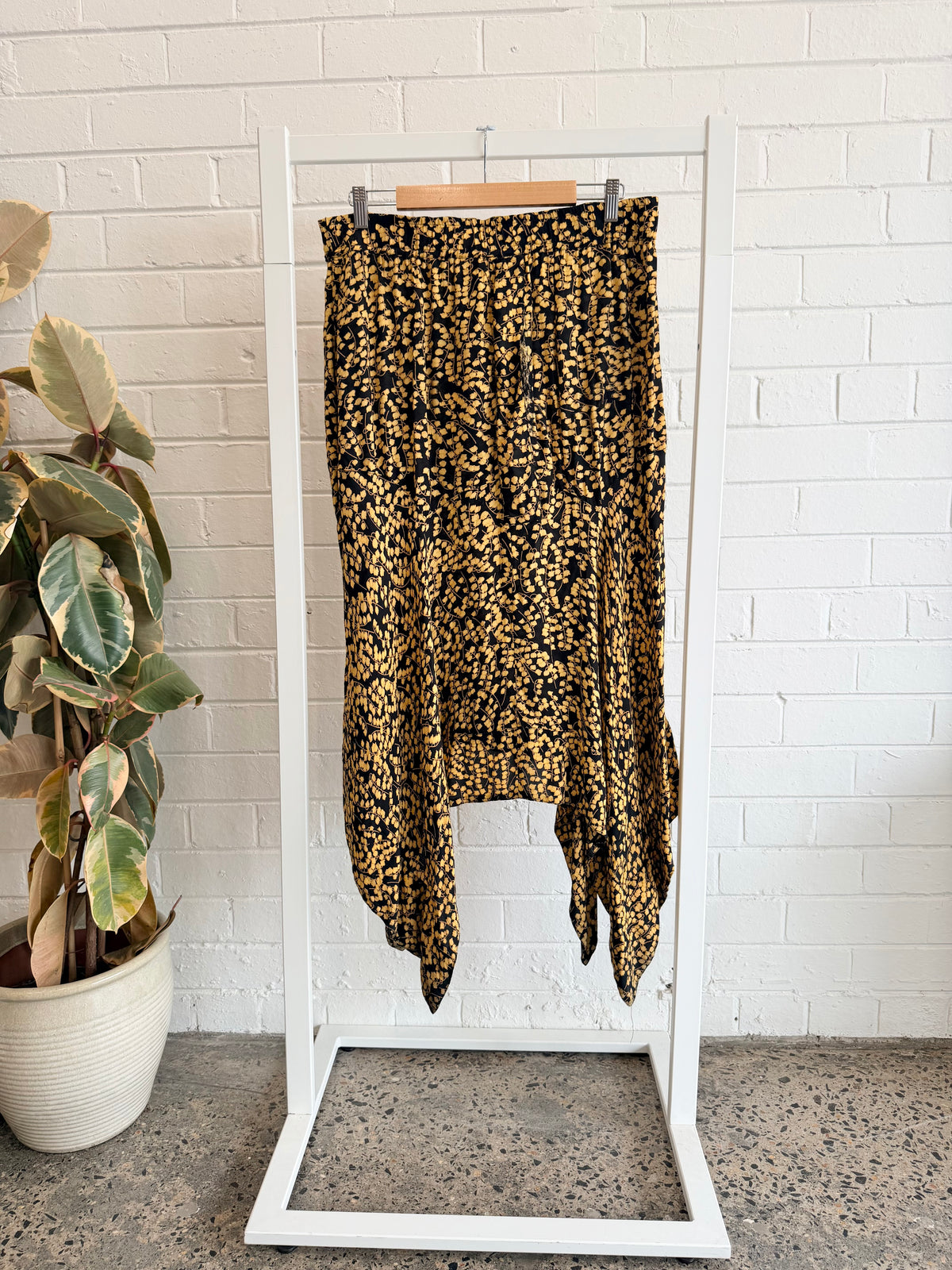 Ganni Goldstone Asymetric Floral Crepe Skirt - Size L (12)