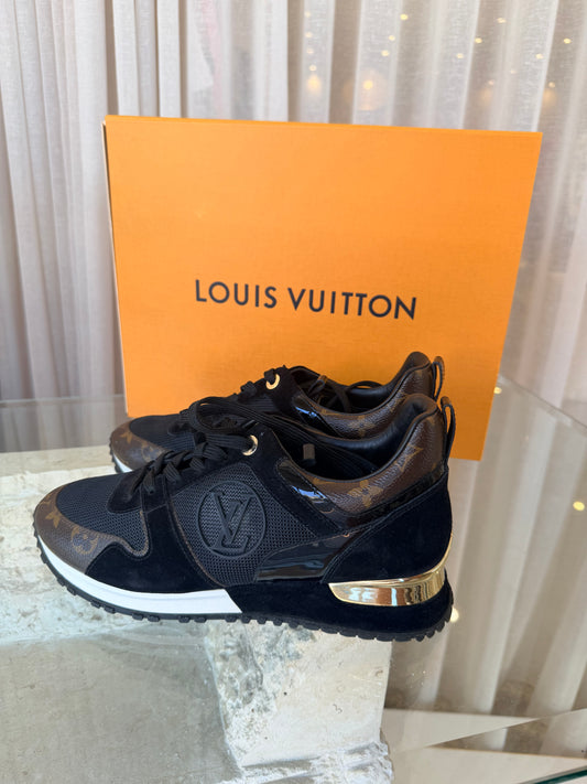 Louis Vuitton Run Away Sneaker in Noir - Size 38
