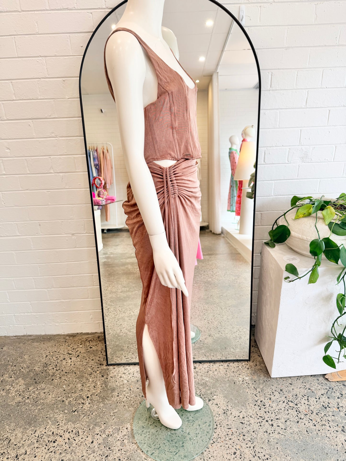 Hansen and Gretal Brown Rozalia Twist Top and Raven Skirt Set - Size L (12 - 14)
