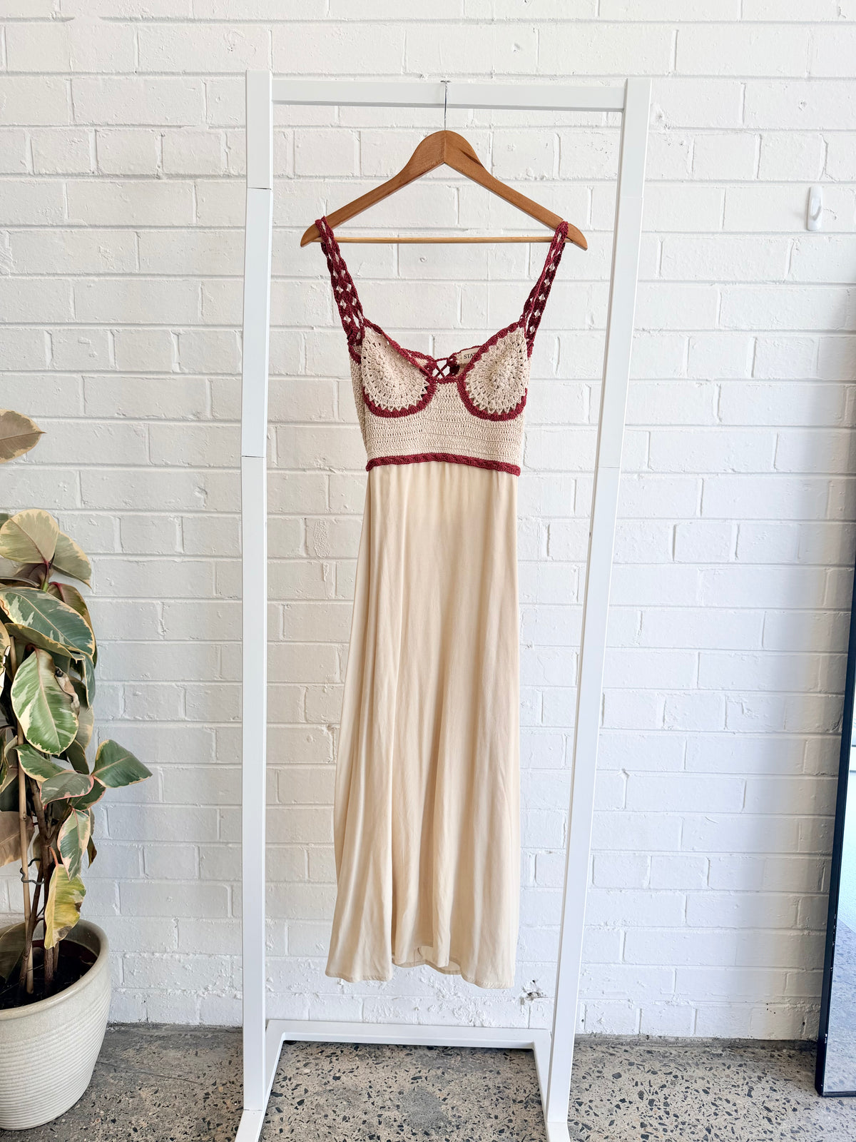 State of Georgia Cream/Burgundy Paradise Crochet Midi Dress - Size XS (6 - 8)