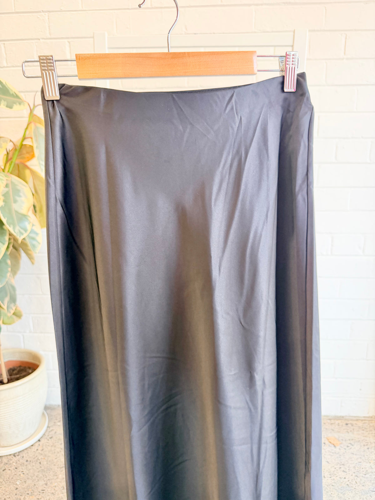 Marville Road Ally Satin Stretch Skirt - Size 36 (8)