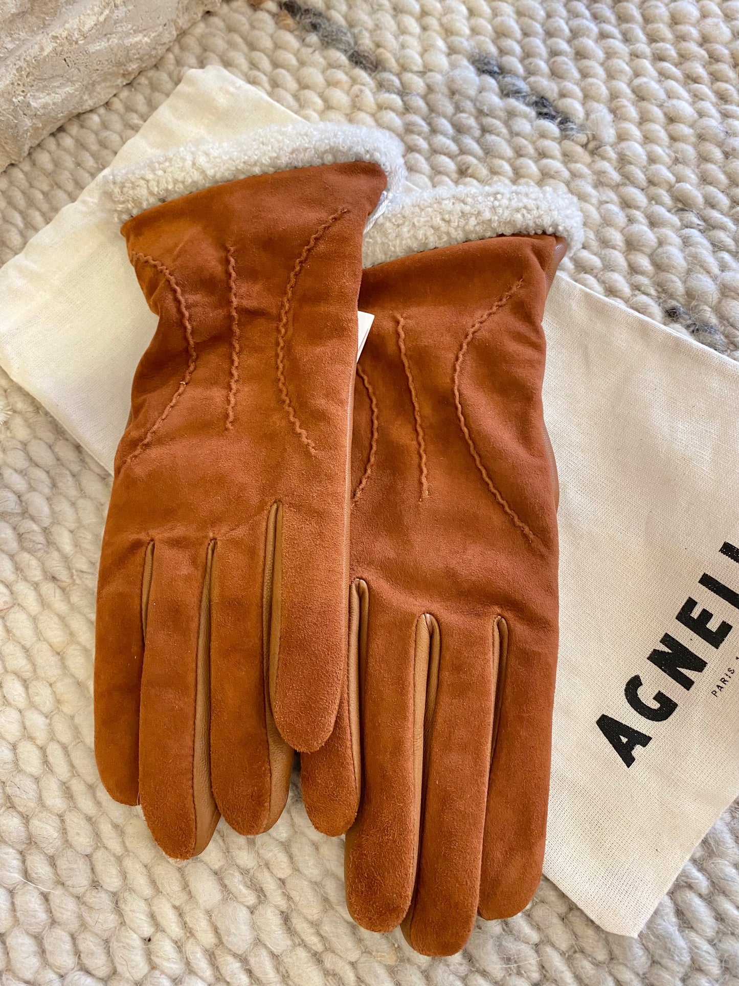 Agnelle 'Sebille' Fur Trimmed Leather Gloves in Chestnut
