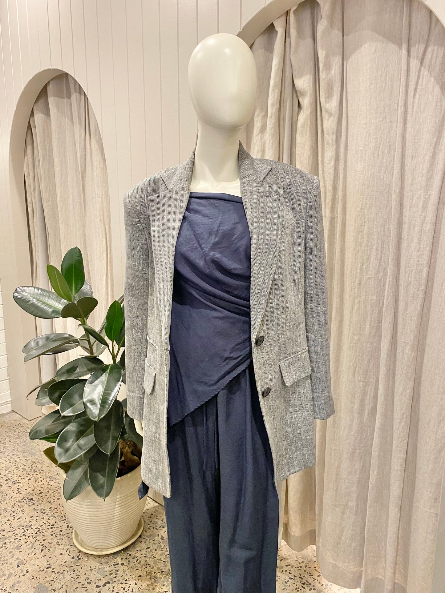 Shona Joy Ash Linen Amanda Blazer - Size 8