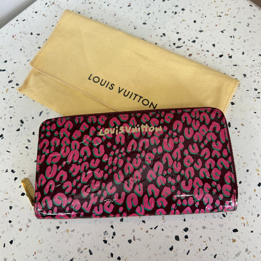 Louis Vuitton Vernis Leopard Zippy Wallet