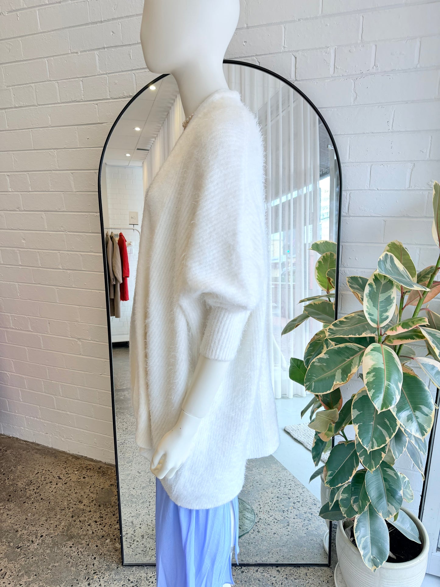 Zulu & Zephyr "Into My Arms" Ivory Knit Cardigan - Size 10