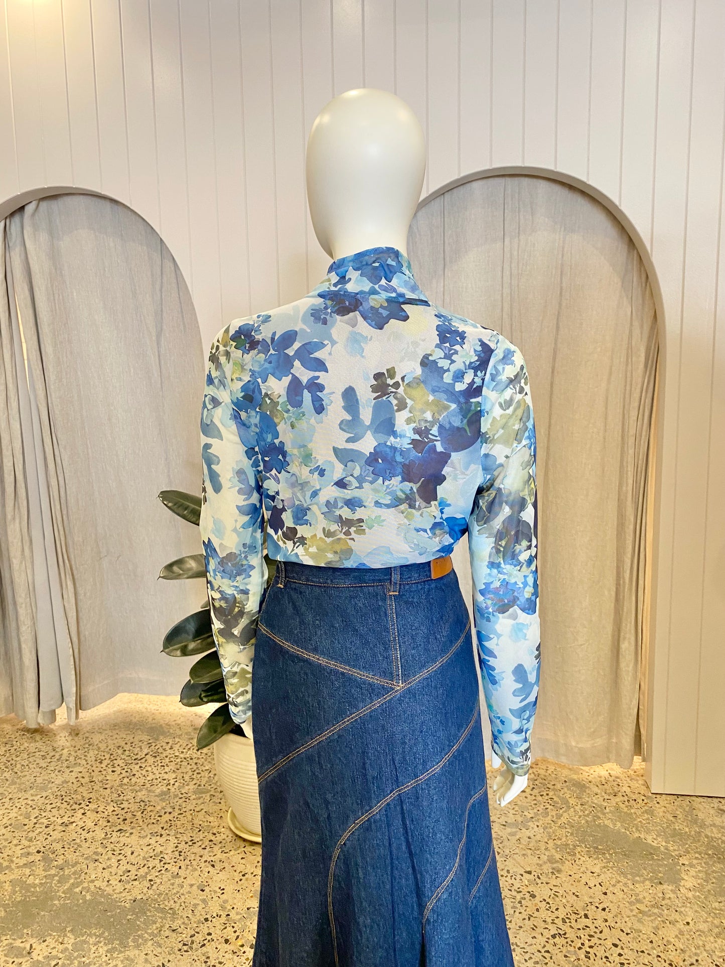 Sofia Irina Mesh Print Top - Size 10