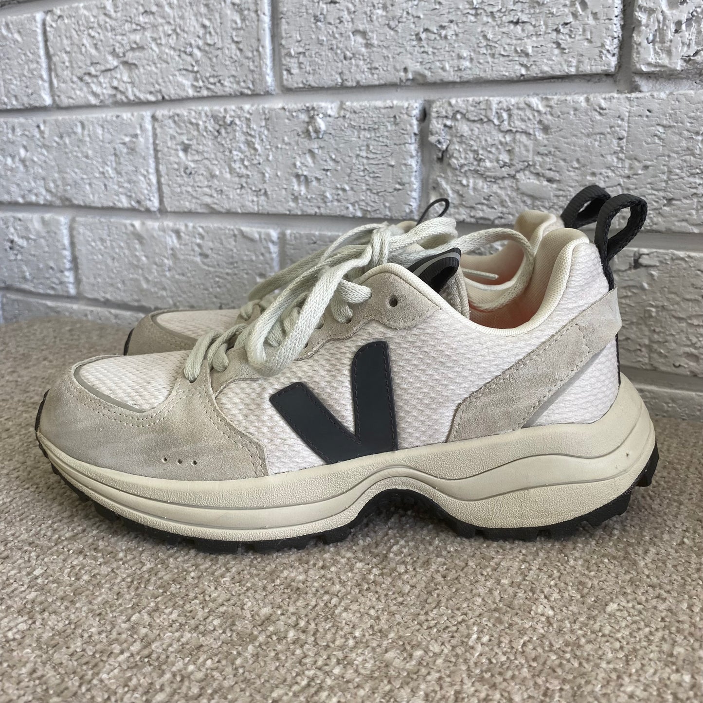 Veja Venturi Sneakers - Size 38