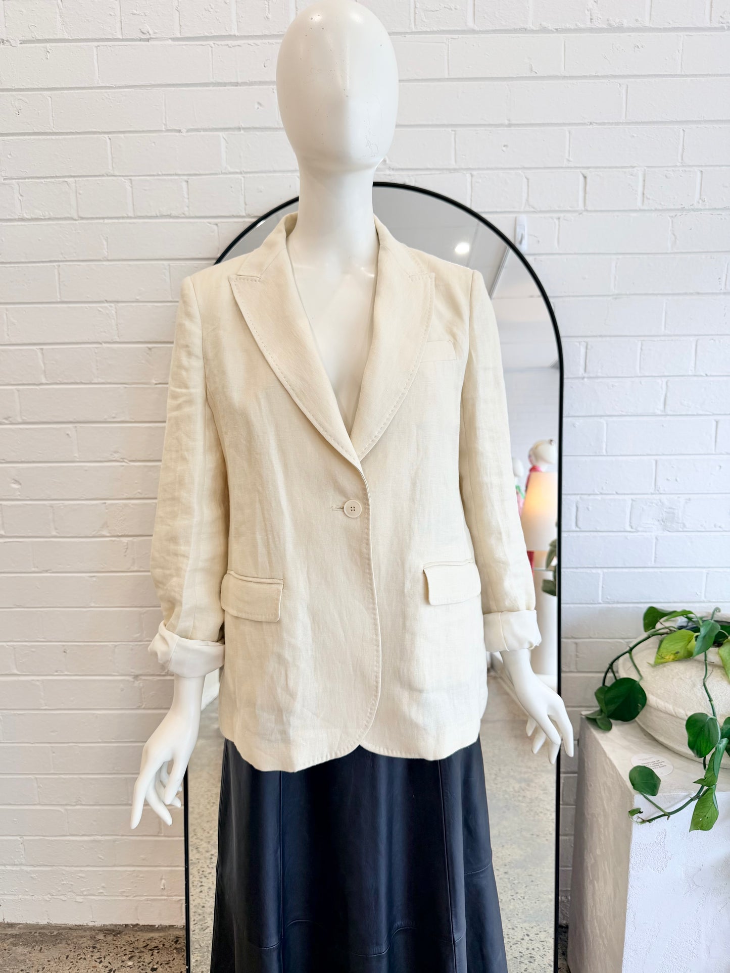 Max Mara Weekend Cream Linen Blazer - Size 12 - Pre-Loved Geelong