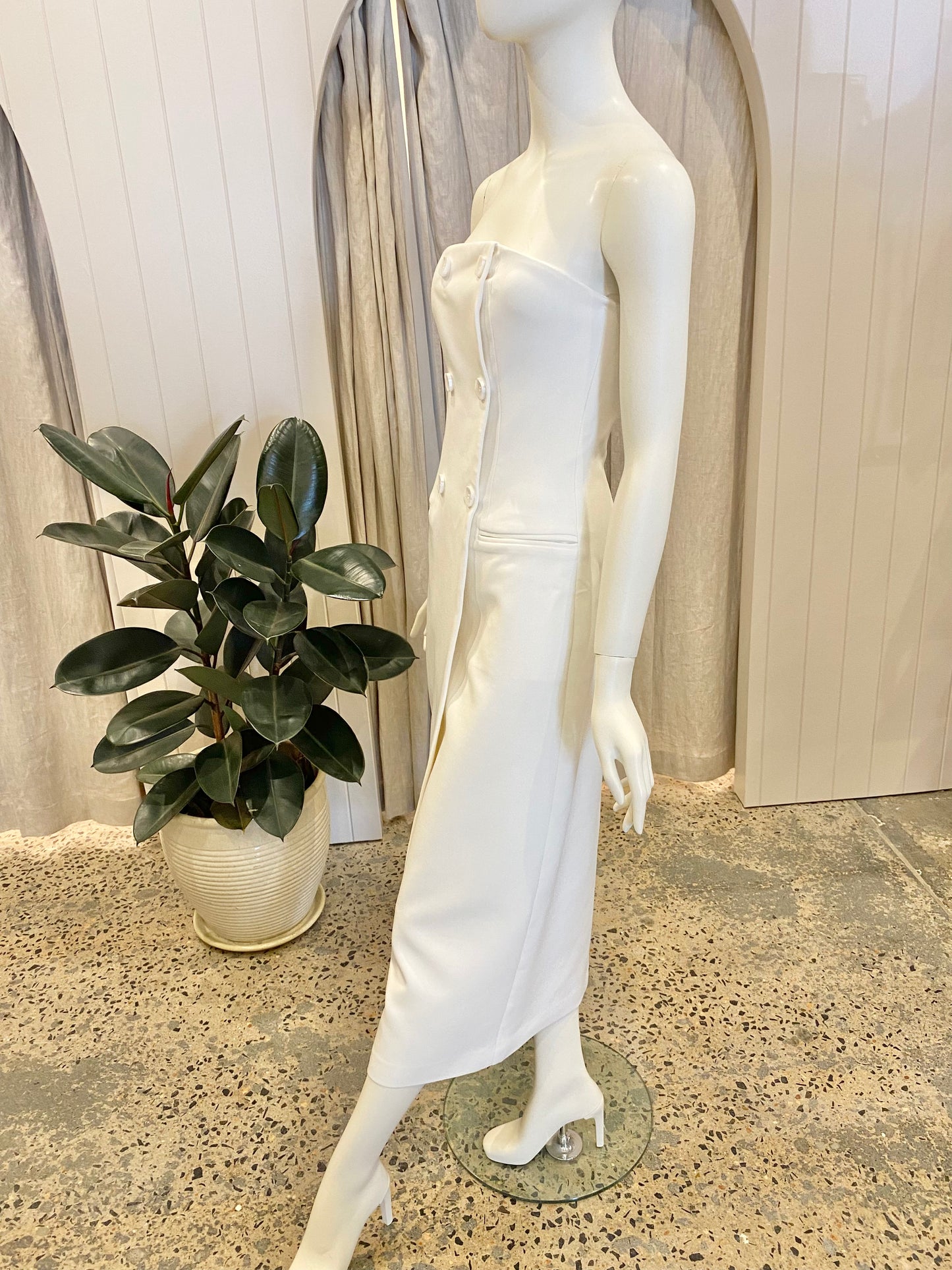 Kianna Strapless Tailored Dress in Ivory - Size 6