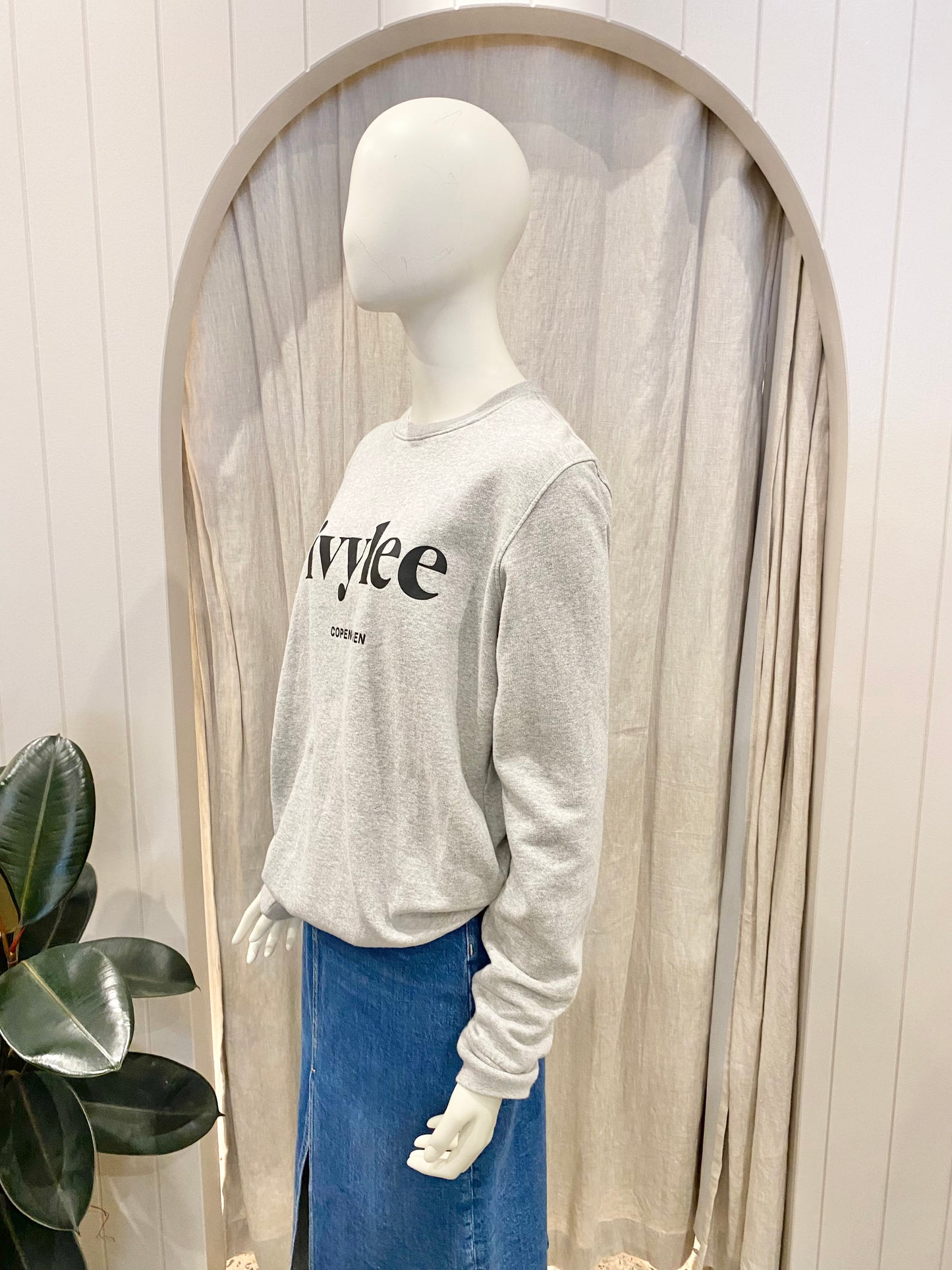 Ivylee Copenhagen Sweater - Size M