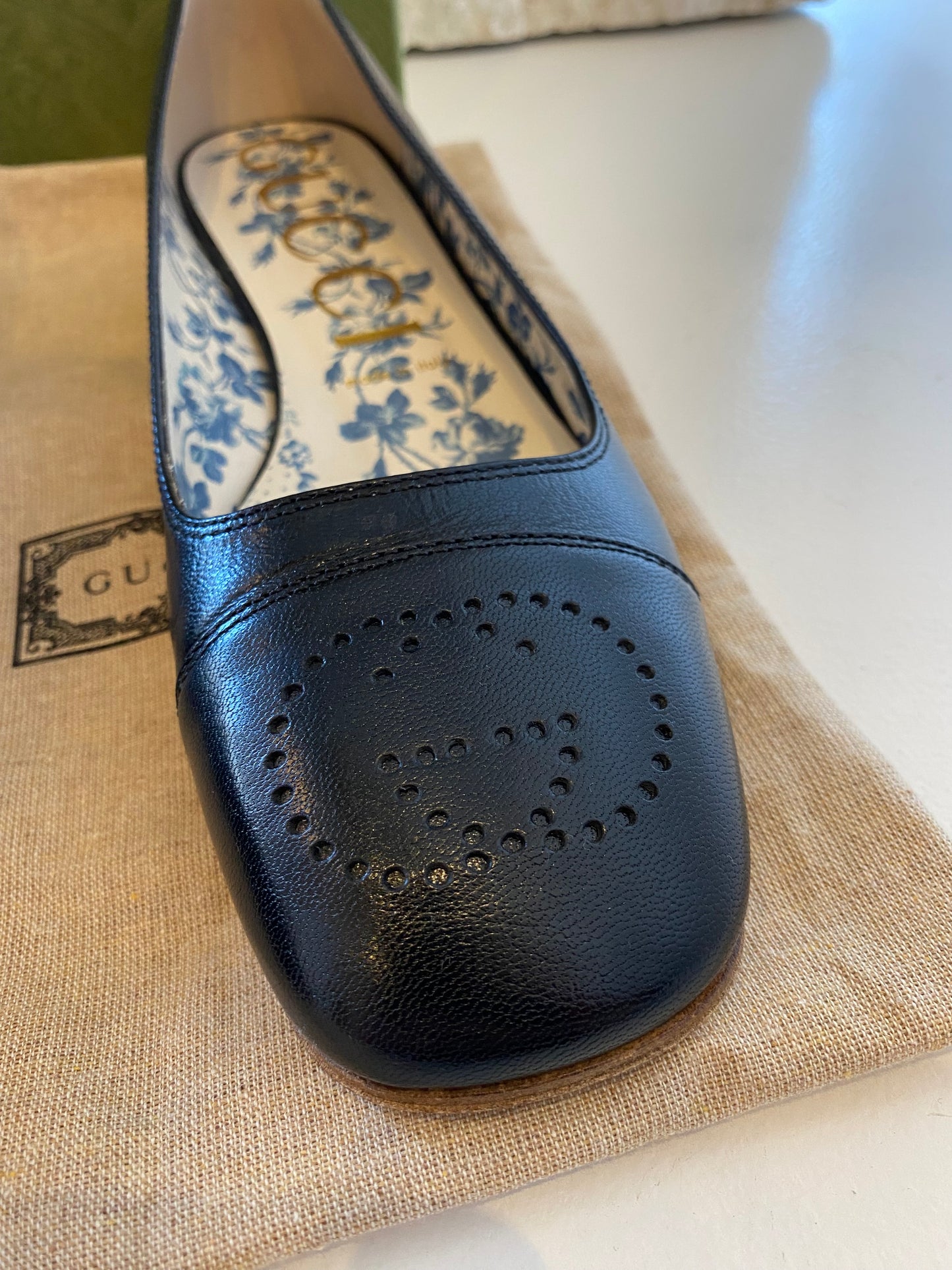 Gucci Black Leather Quentin Nero Ballet Flat - Size 40