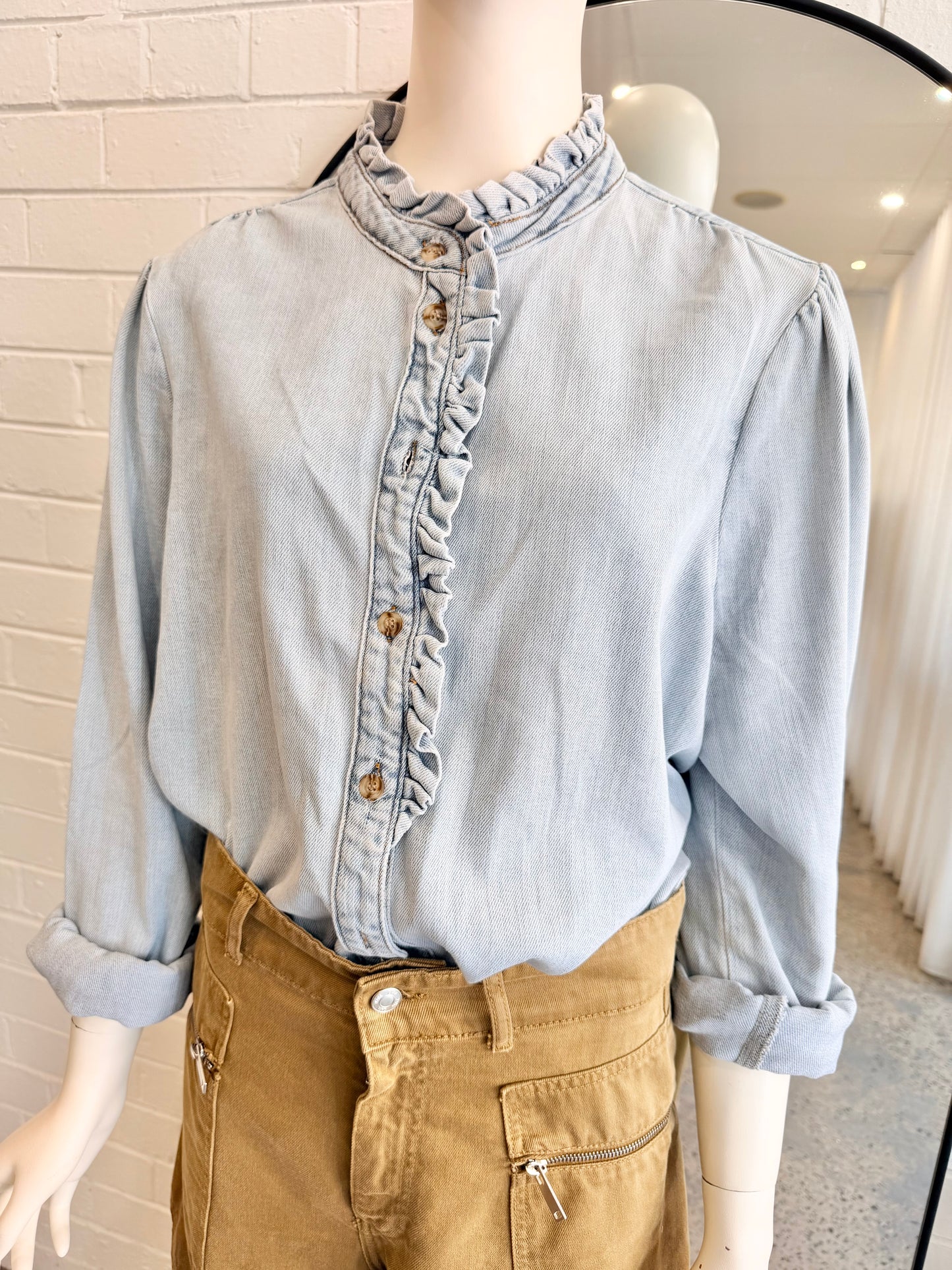 Kireina 'Yolanda' Ruffle Denim Shirt - Size L (12)