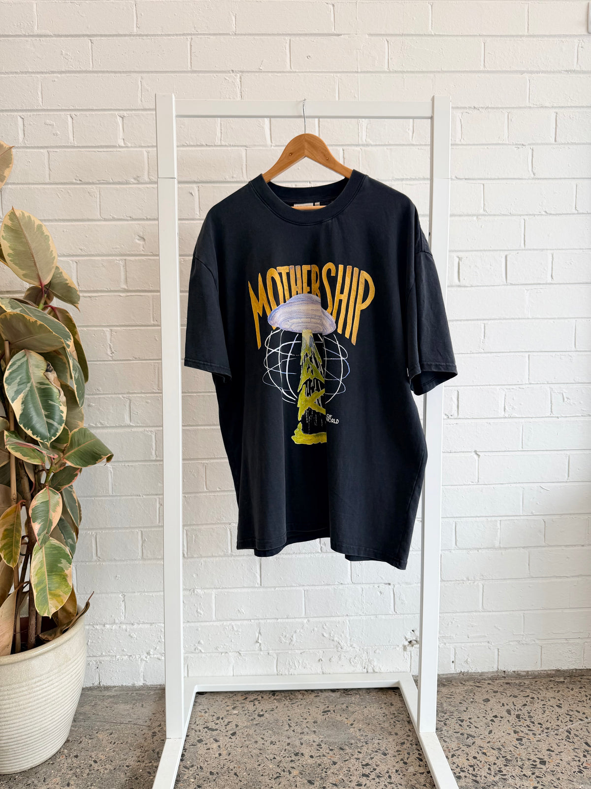 Maku Washed Black Mothership Oversized Tee - Size L (12)