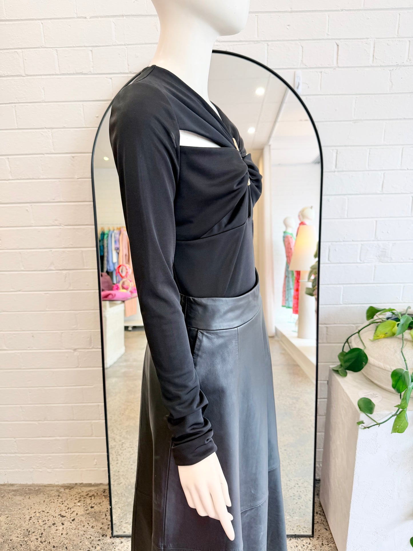 Rebecca Vallance Black Mischa Cutout Clasp Top - Size 12 - Pre-Loved Geelong