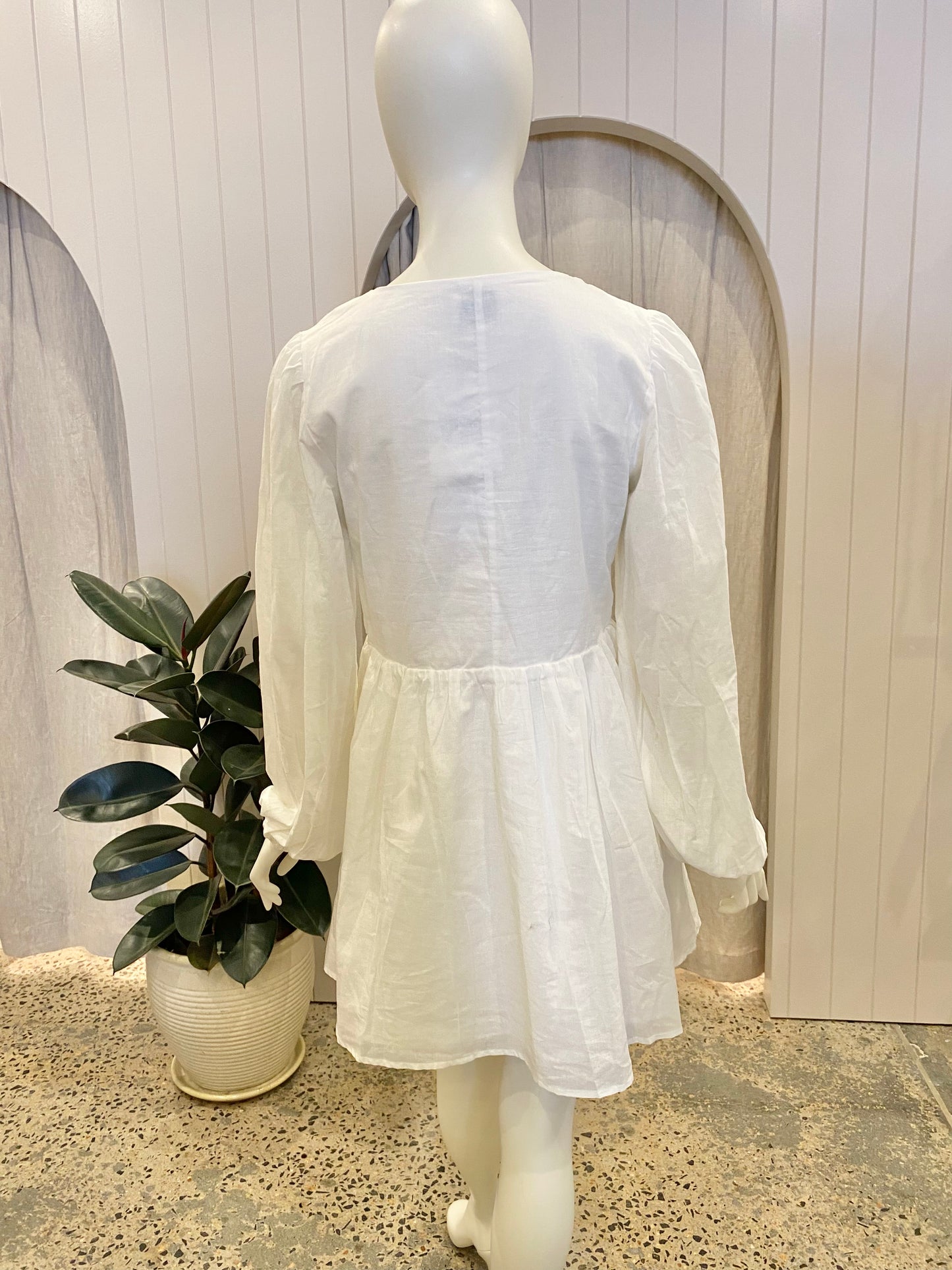 Dissh Long Sleeve Mini Dress in White - Size 8