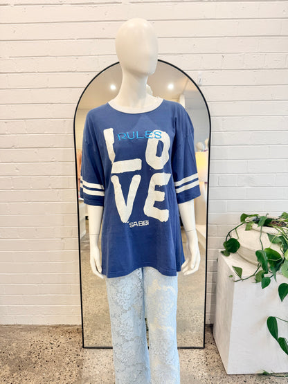 Sabbi Very Oversized LOVE Revolution Tee - Size M