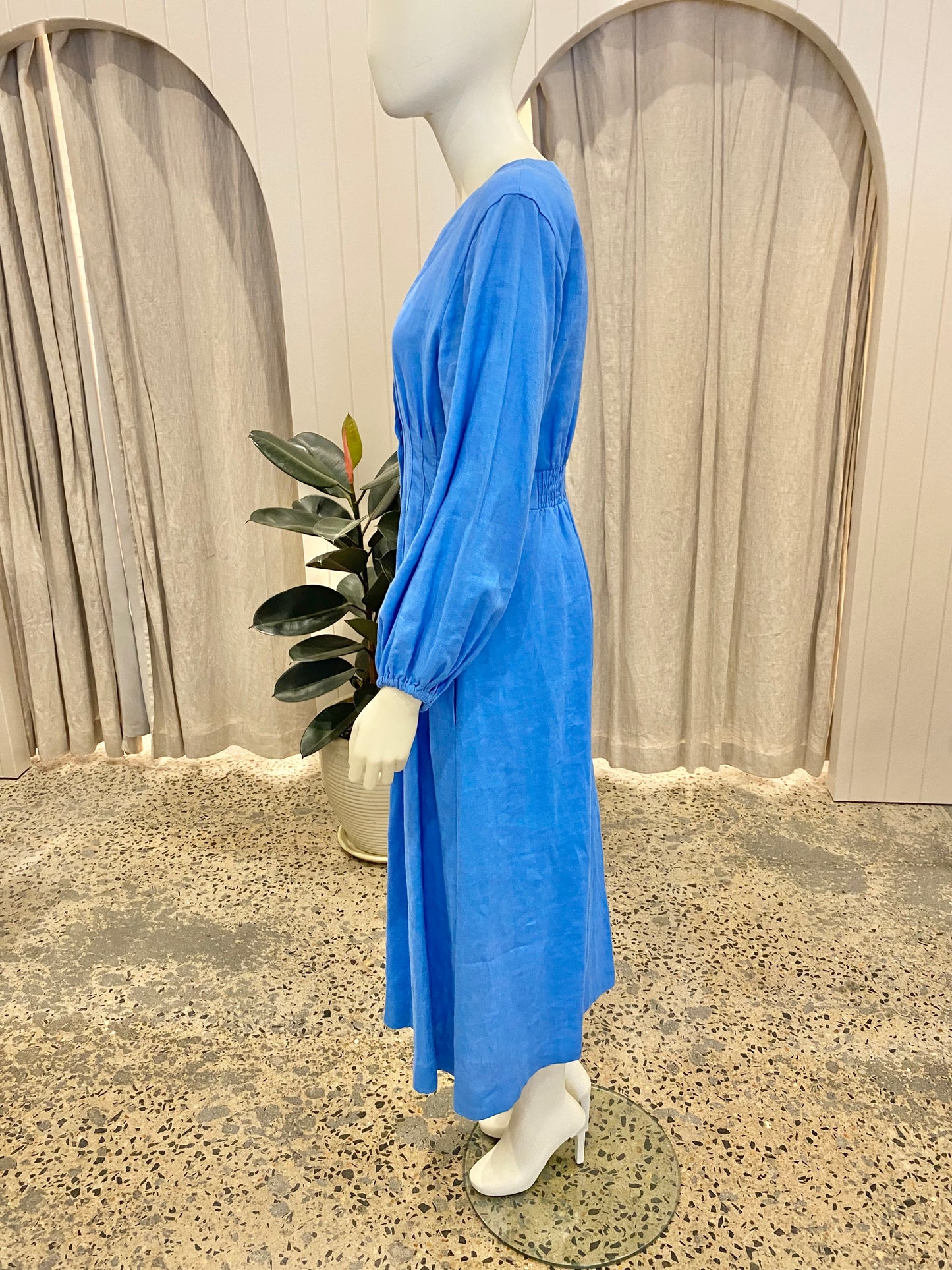 Country Road Linen Dart Front Dress in Blue - Size 8