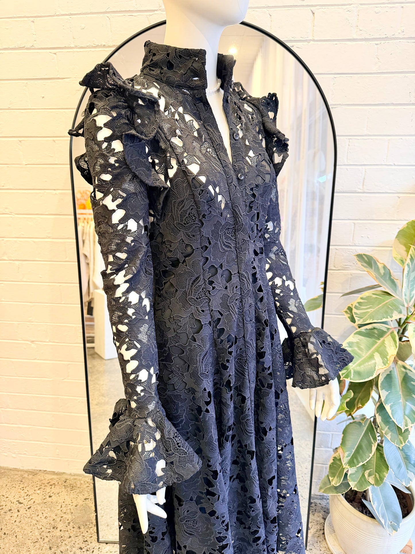 Leo Lin 'Aliyah' Butterfly Sleeve Lace Dress - Size 8