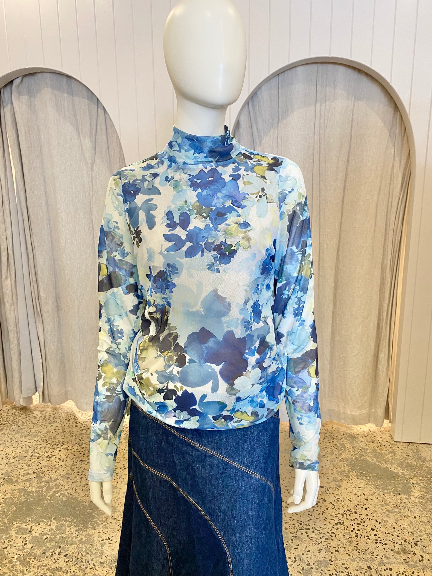 Sofia Irina Mesh Print Top - Size 10