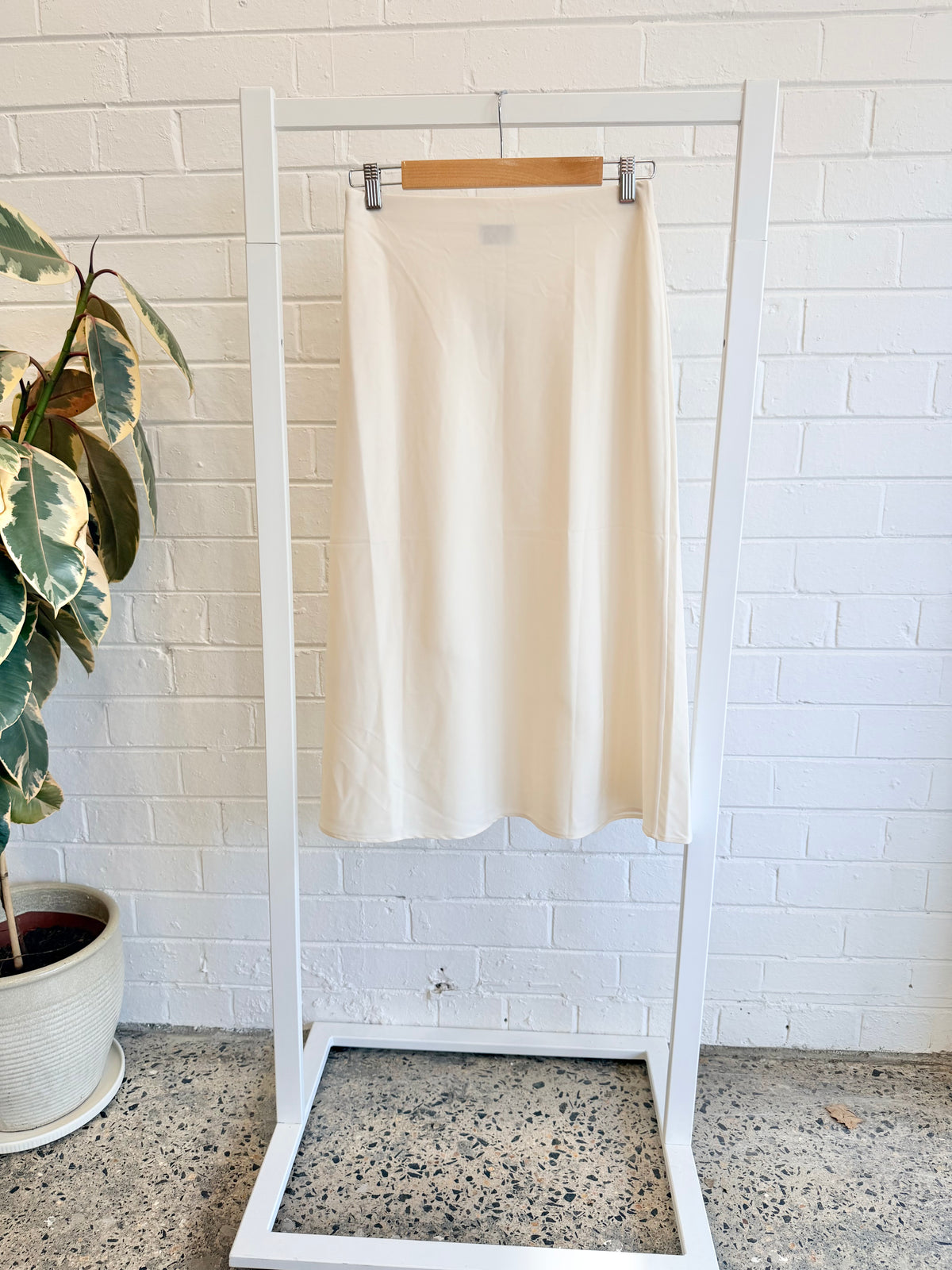 Marville Road Ally Satin Stretch Skirt - Size 36 (8)