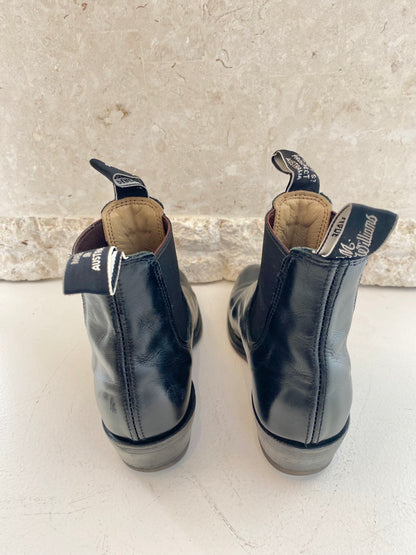 RM Williams Leather Adelaide Boots in Black - Size 6D