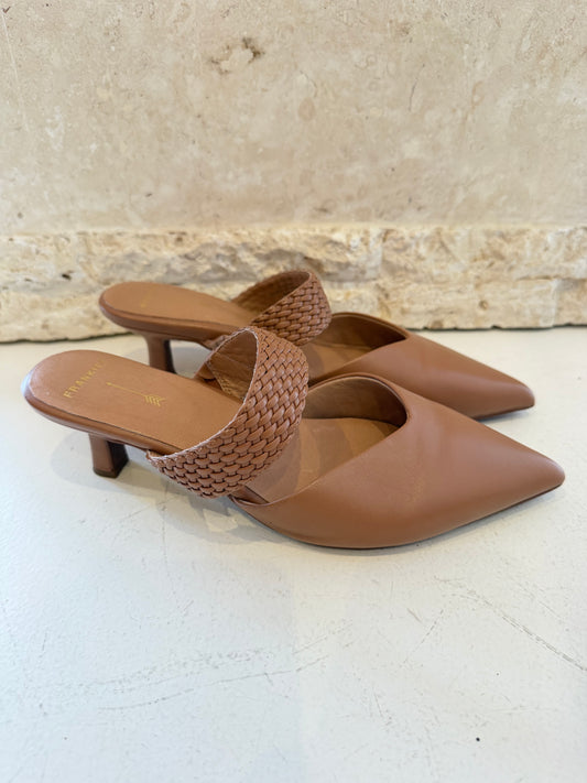 Frankie 4 Kai Tan Kitten Heel in Tan - Size 9