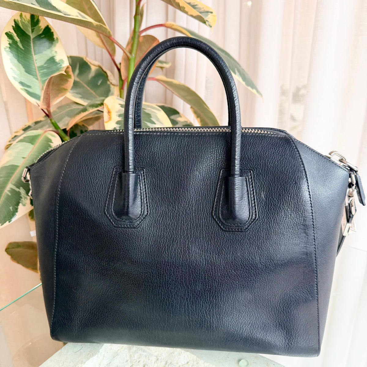 Givenchy Black Antigona Bag - Size M